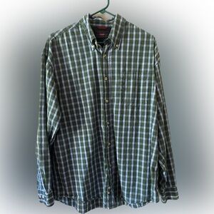 Men’s Wrangler Premium Quality Green Plaid Button Up Shirt.  Size Large Cotton